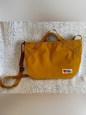 Fjallraven Vardag Crossbody Bag in Mustard